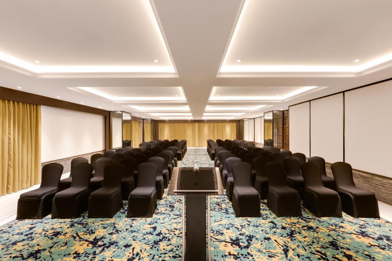 Hotel Lemon Tree Premier, Mumbai International Airport Exterior foto